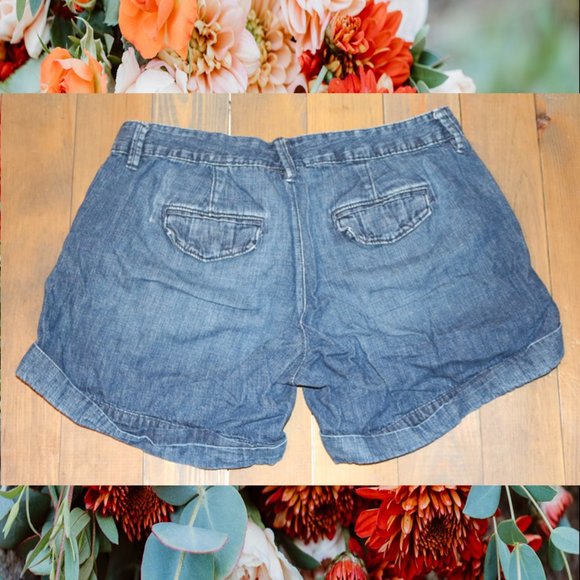 Old Navy Lowest Rise Cuffed Jean Shorts – Size 10 - Picture 2 of 2